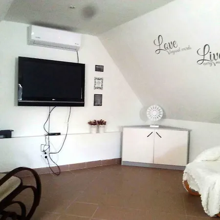 Harmony Ii. Apartman Balatonboglár